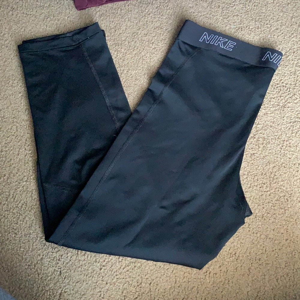 Nike compression Capri leggings